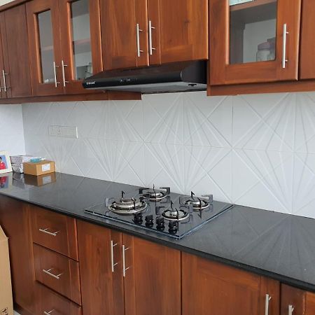 New 2 Bedroom Apartment, 100M Away From The Beach Dehiwala-Mount Lavinia Eksteriør billede