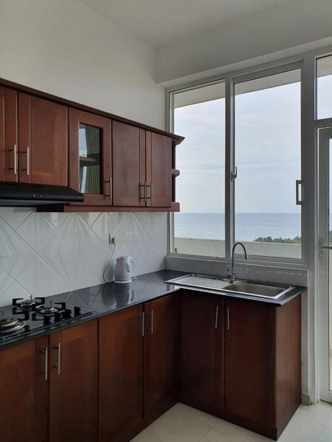 New 2 Bedroom Apartment, 100M Away From The Beach Dehiwala-Mount Lavinia Eksteriør billede