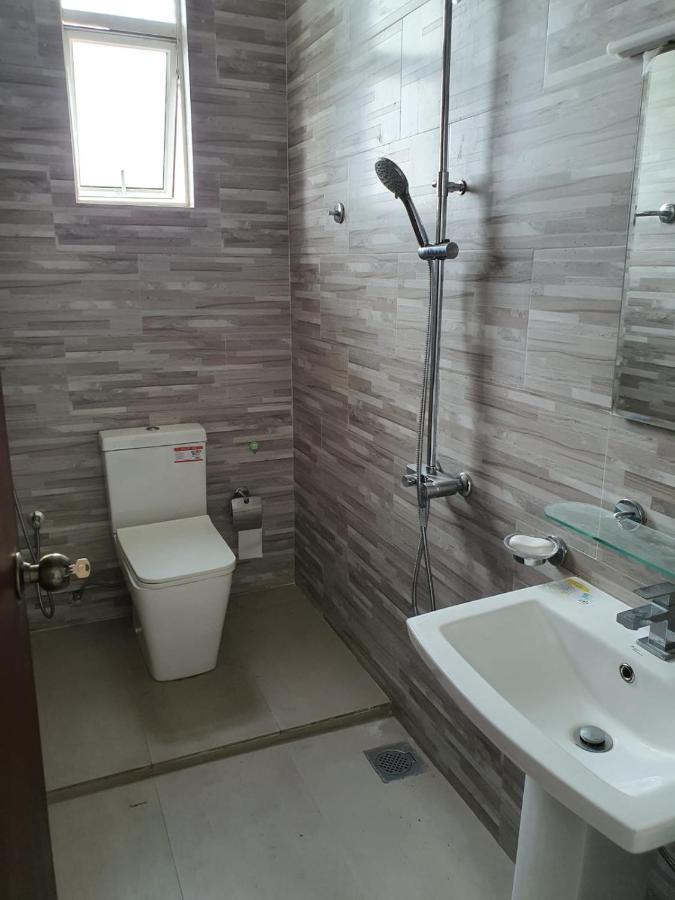 New 2 Bedroom Apartment, 100M Away From The Beach Dehiwala-Mount Lavinia Eksteriør billede